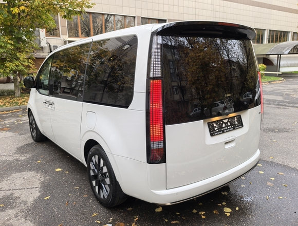 Купить ⁠⁠⁠⁠Hyundai Staria ⁠⁠2025 полный привод в Москве