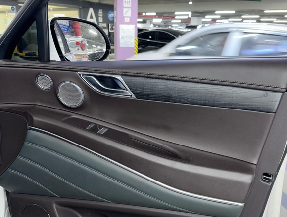 Купить ⁠Genesis GV-80 4wd в Москве