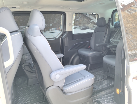 Купить ⁠⁠⁠⁠Hyundai Staria ⁠⁠Lounge Inspiration 2021 полный привод в Москве