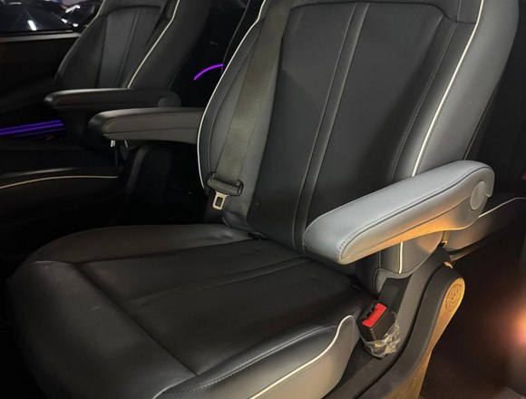 Купить ⁠⁠⁠⁠Hyundai Staria ⁠⁠Lounge Inspiration 2021 полный привод в Москве