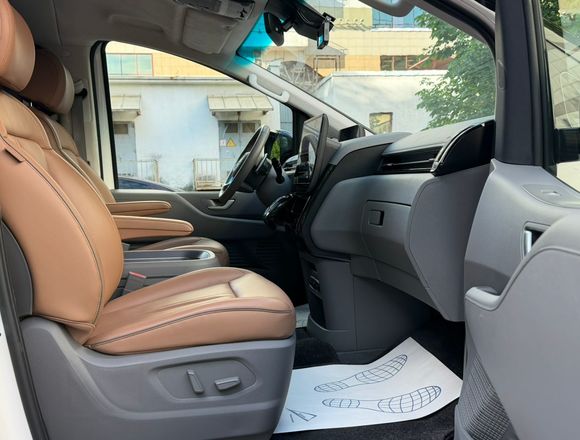 Купить ⁠⁠⁠⁠Hyundai Staria ⁠⁠Lounge Inspiration 2021 полный привод в Москве