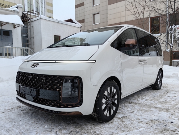 Купить ⁠⁠⁠⁠Hyundai Staria ⁠⁠Lounge Inspiration 2022 полный привод в Москве