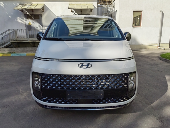 Купить ⁠⁠⁠⁠Hyundai Staria ⁠⁠Lounge Inspiration 2021 полный привод в Москве