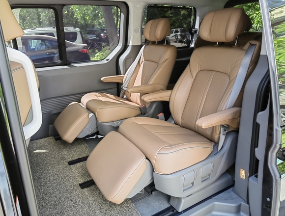 Купить ⁠⁠⁠⁠Hyundai Staria ⁠⁠Lounge Inspiration 2022 полный привод в Москве