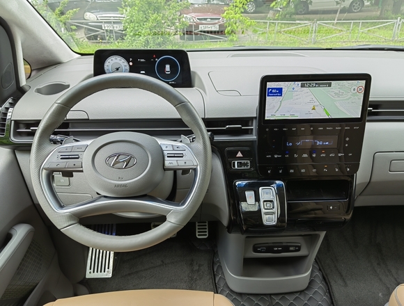 Купить ⁠⁠⁠⁠Hyundai Staria ⁠⁠Lounge Inspiration 2021 полный привод в Москве