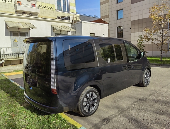 Купить ⁠⁠⁠⁠Hyundai Staria ⁠⁠Lounge Inspiration 2021 полный привод в Москве