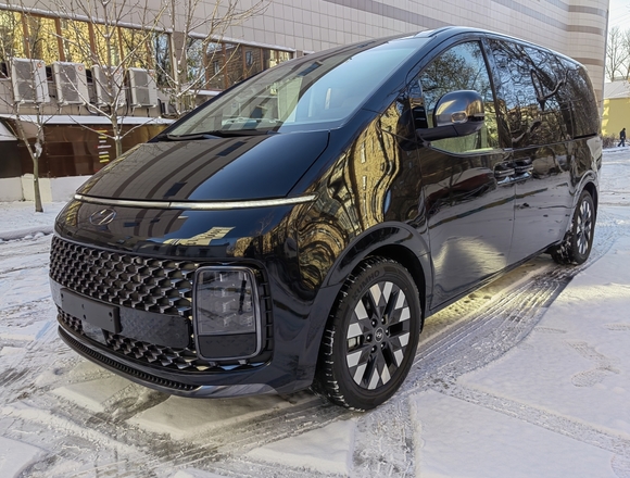 Купить ⁠⁠⁠⁠Hyundai Staria ⁠⁠Lounge Inspiration 2021 полный привод в Москве