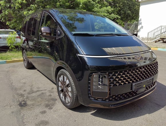 Купить ⁠⁠⁠⁠Hyundai Staria ⁠⁠Lounge Inspiration 2021 полный привод в Москве