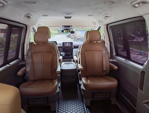 Купить ⁠⁠⁠⁠Hyundai Staria ⁠⁠Lounge Inspiration 2021 полный привод в Москве