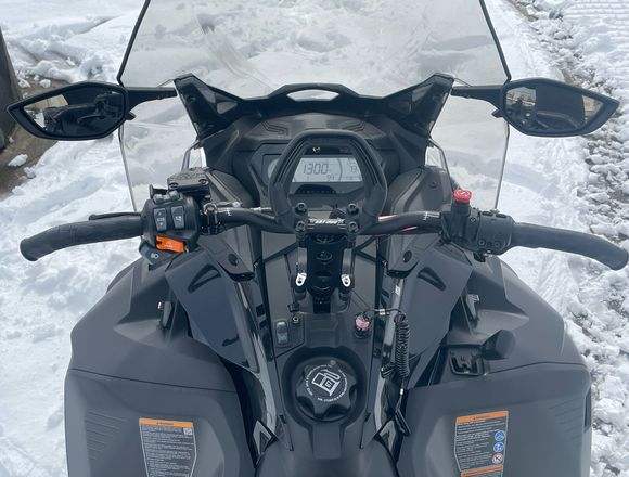 ⁠Снегоход BRP SKI-DOO SKANDIC SWT 2025 г. в Москве на Алексеевской