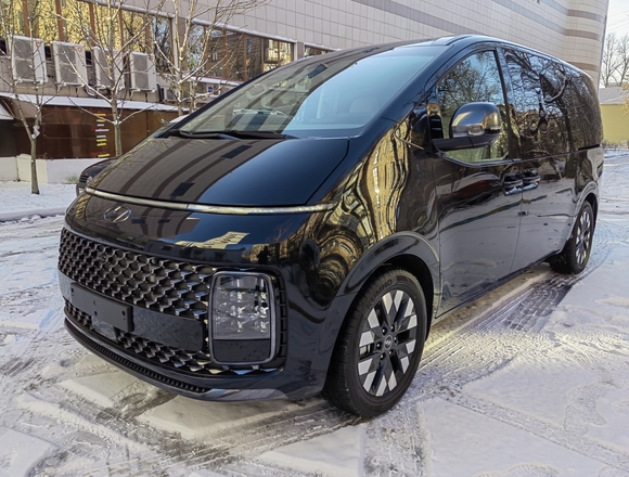 Купить ⁠⁠⁠⁠Hyundai Staria ⁠⁠Lounge Inspiration 2021 полный привод в Москве