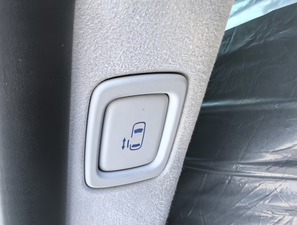 Купить ⁠⁠⁠⁠Hyundai Staria ⁠⁠Lounge Inspiration 2023 полный привод в Москве