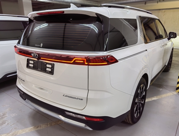 Купить ⁠⁠⁠⁠Kia Carnival Signature 2021 г. полный привод в Москве