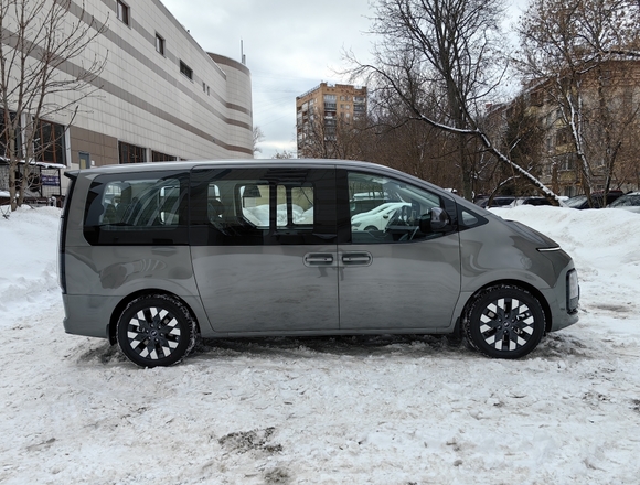 Купить ⁠⁠⁠⁠Hyundai Staria ⁠⁠Lounge Inspiration 2023 полный привод в Москве