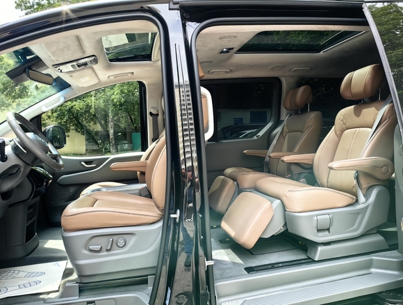 Купить ⁠⁠⁠⁠Hyundai Staria ⁠⁠Lounge Inspiration 2022 полный привод в Москве