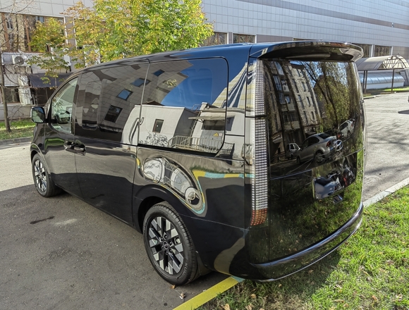 Купить ⁠⁠⁠⁠Hyundai Staria ⁠⁠Lounge Inspiration 2021 полный привод в Москве