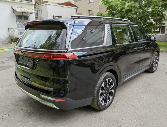 Купить ⁠⁠⁠⁠Kia Carnival Signature 2021 г. в Москве