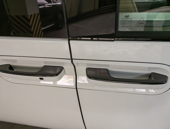 Купить ⁠⁠⁠⁠Hyundai Staria ⁠⁠Lounge Inspiration 2021 полный привод в Москве