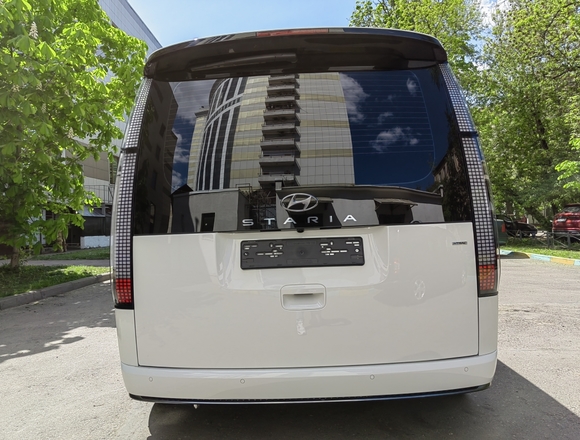Купить ⁠⁠⁠⁠Hyundai Staria ⁠⁠Lounge Inspiration 2023 полный привод в Москве