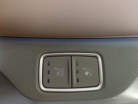 Купить ⁠⁠⁠⁠Hyundai Staria ⁠⁠Lounge Inspiration 2021 полный привод в Москве