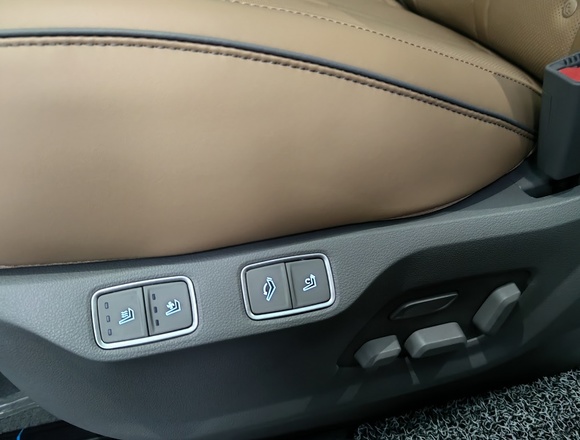 Купить ⁠⁠⁠⁠Hyundai Staria ⁠⁠Lounge Inspiration 2021 полный привод в Москве