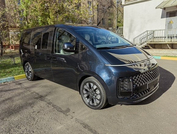 Купить ⁠⁠⁠⁠Hyundai Staria ⁠⁠Lounge Inspiration 2021 полный привод в Москве