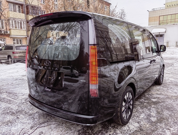 Купить ⁠⁠⁠⁠Hyundai Staria ⁠⁠Lounge Inspiration 2023 полный привод в Москве