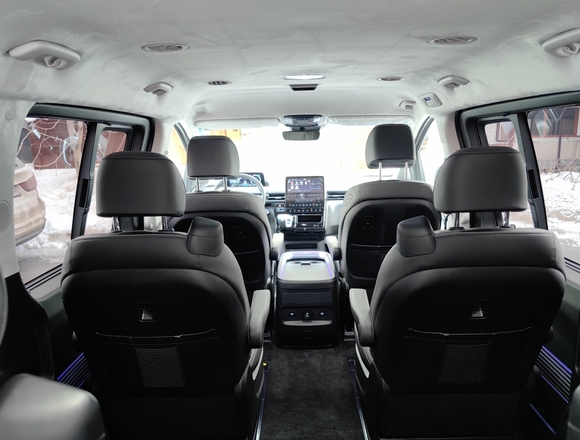 Купить ⁠⁠⁠⁠Hyundai Staria ⁠⁠Lounge Inspiration 2022 полный привод в Москве