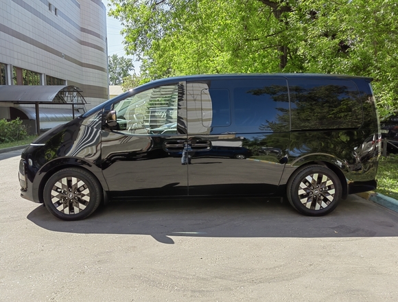Купить ⁠⁠⁠⁠Hyundai Staria ⁠⁠Lounge Inspiration 2022 полный привод в Москве