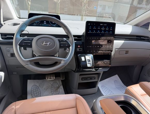 Купить ⁠⁠⁠⁠Hyundai Staria ⁠⁠2025 полный привод в Москве