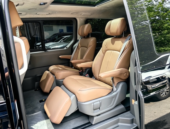 Купить ⁠⁠⁠⁠Hyundai Staria ⁠⁠Lounge Inspiration 2022 полный привод в Москве