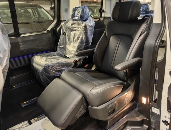 Купить ⁠⁠⁠⁠Hyundai Staria ⁠⁠Lounge Inspiration 2023 полный привод в Москве