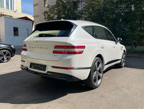 Купить ⁠Genesis GV-80 4wd в Москве