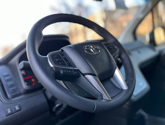 Купить ⁠⁠Toyota Hiace 2023 год в Москве