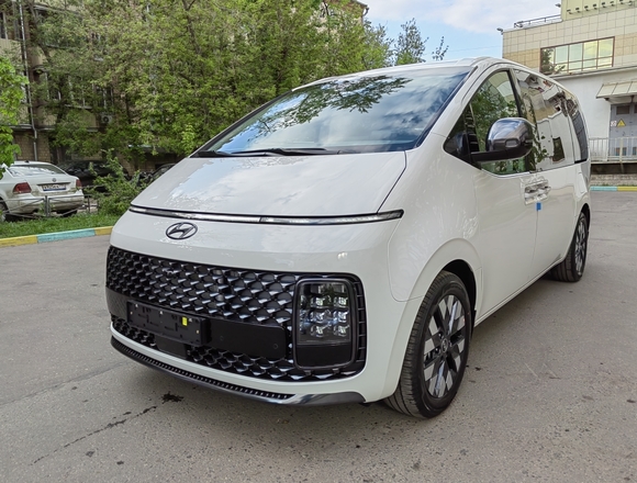 Купить ⁠⁠⁠⁠Hyundai Staria ⁠⁠Lounge Inspiration 2023 полный привод в Москве
