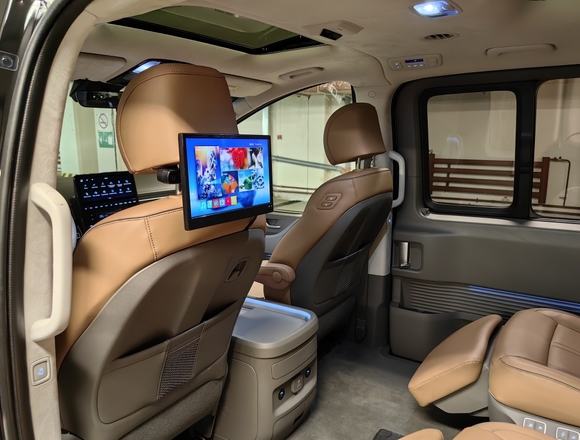 Купить ⁠⁠⁠⁠Hyundai Staria ⁠⁠Lounge Inspiration 2021 полный привод в Москве