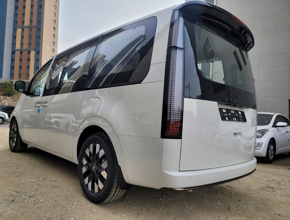 Купить ⁠⁠⁠⁠Hyundai Staria ⁠⁠2025 полный привод в Москве