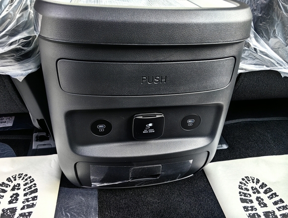 Купить ⁠⁠⁠⁠Hyundai Staria ⁠⁠2025 полный привод в Москве