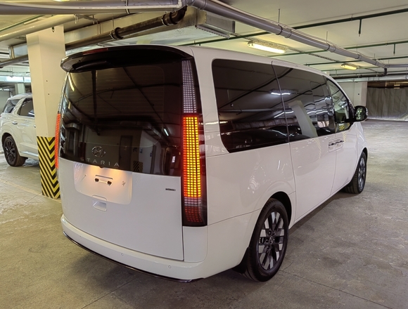 Купить ⁠⁠⁠⁠Hyundai Staria ⁠⁠Lounge Inspiration 2021 полный привод в Москве
