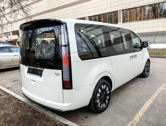 Купить ⁠⁠⁠⁠Hyundai Staria ⁠⁠2025 полный привод в Москве