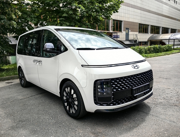 Купить ⁠⁠⁠⁠Hyundai Staria ⁠⁠2024 полный привод в Москве