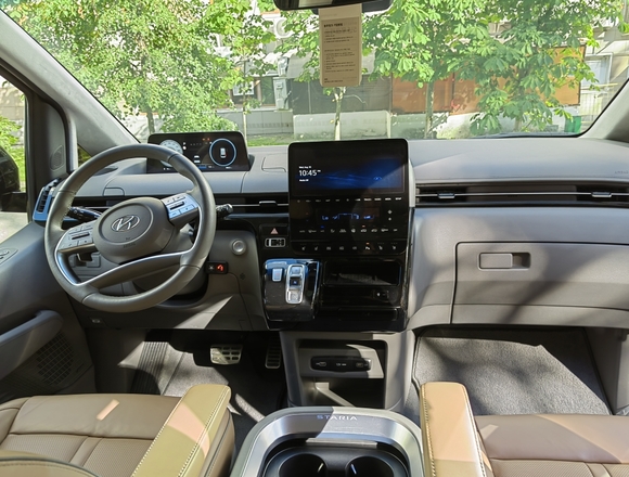 Купить ⁠⁠⁠⁠Hyundai Staria ⁠⁠Lounge Inspiration 2022 полный привод в Москве