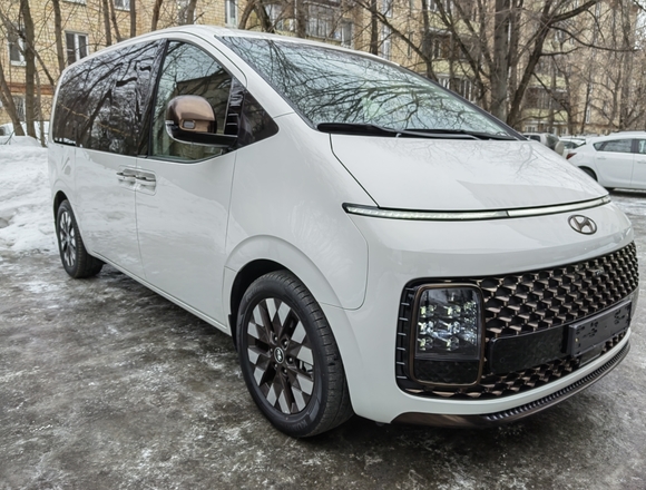 Купить ⁠⁠⁠⁠Hyundai Staria ⁠⁠Lounge Inspiration 2021 полный привод в Москве