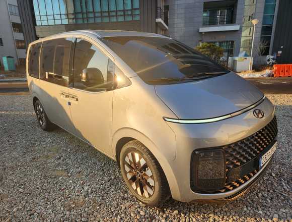 Купить ⁠⁠⁠⁠Hyundai Staria ⁠⁠Lounge Inspiration 2022 полный привод в Москве