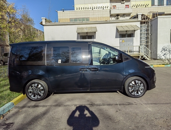 Купить ⁠⁠⁠⁠Hyundai Staria ⁠⁠Lounge Inspiration 2021 полный привод в Москве