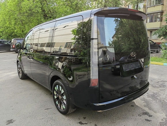 Купить ⁠⁠⁠⁠Hyundai Staria ⁠⁠Lounge Inspiration 2021 полный привод в Москве