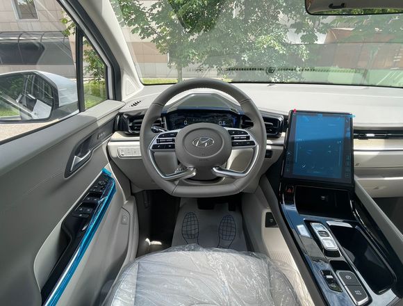 Купить ⁠⁠⁠⁠⁠⁠⁠⁠Hyundai ⁠Custin в Москве 2024 г.