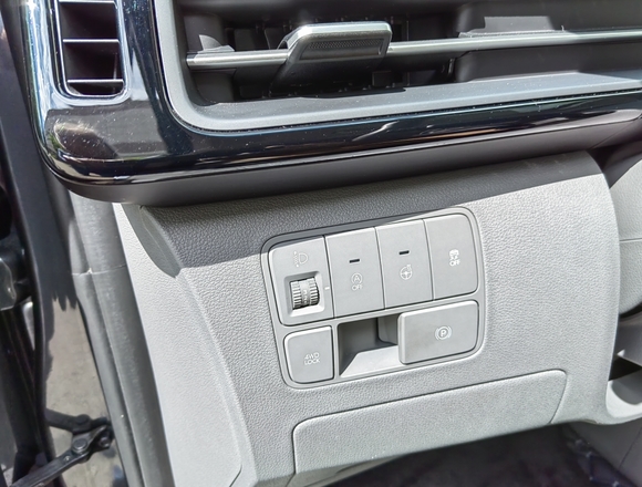 Купить ⁠⁠⁠⁠Hyundai Staria ⁠⁠Lounge Inspiration 2021 полный привод в Москве