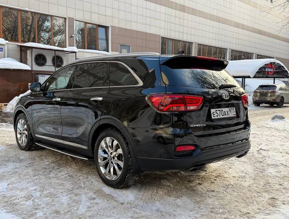 Купить ⁠⁠Kia Sorento 2018 года в Москве