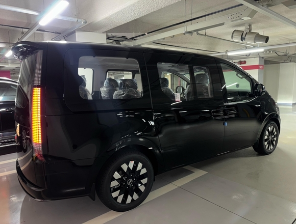 Купить ⁠⁠⁠⁠Hyundai Staria ⁠⁠2025 полный привод в Москве